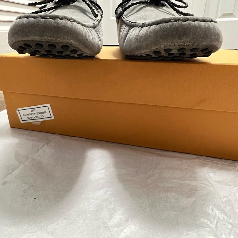 Tod's Men's LACCETTO Gommino Suede Gray Driving Loafers Size 7.5 Box & Dust Bag - Picture 3 of 11